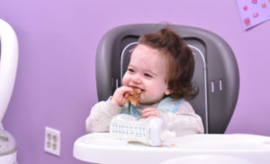 child-eating-in-the-classroom-in-the-toy-box-at-howard